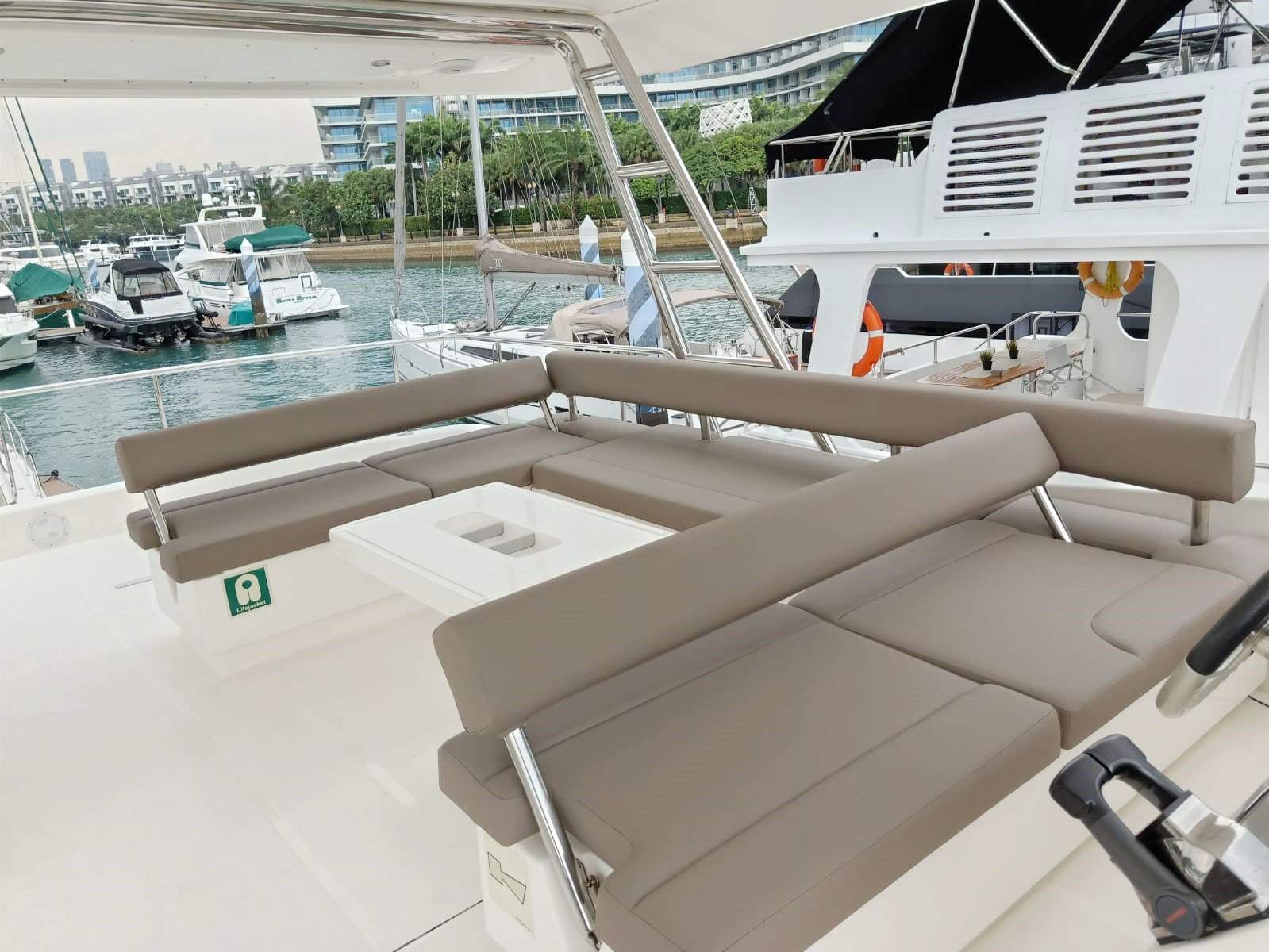 The Leopard 51 Luxury Power Catamaran – Foredeck lounge seating at the berth – Avelis Yachts Singapore